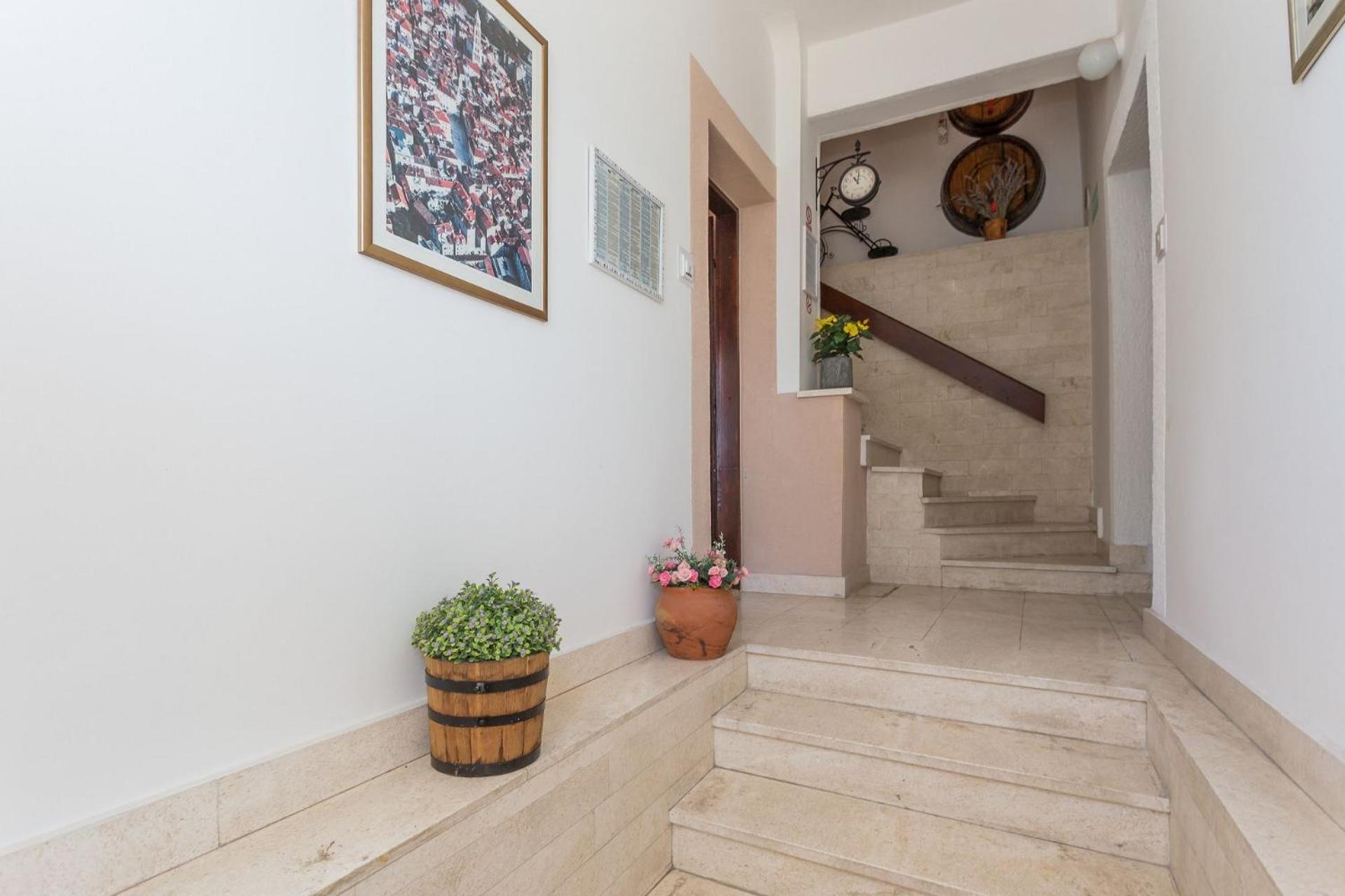Apartments Verica - 15 M From Beach Krilo Exterior photo