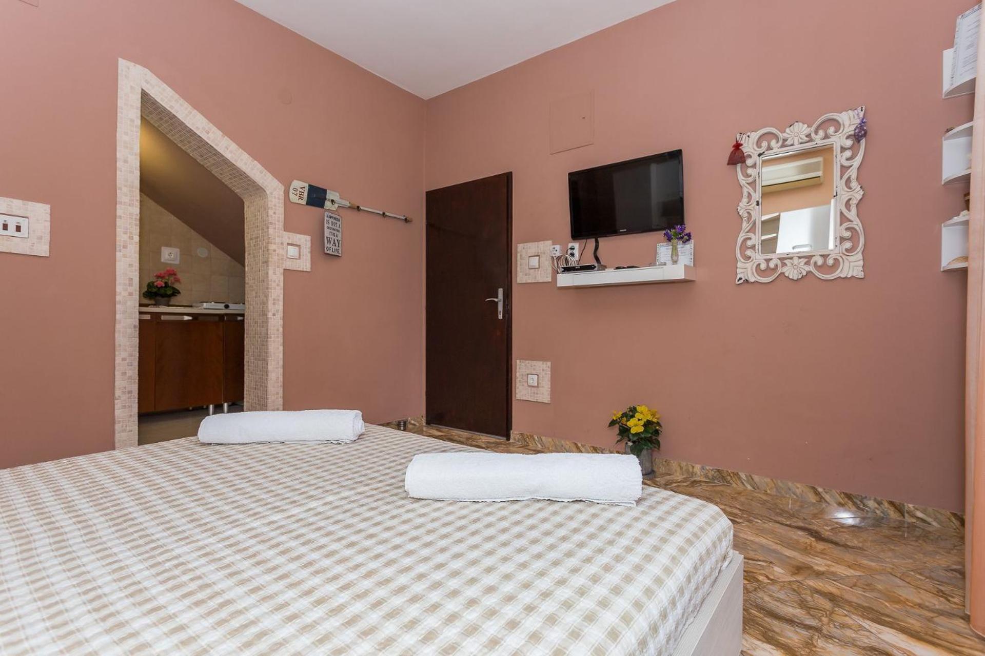 Apartments Verica - 15 M From Beach Krilo Exterior photo